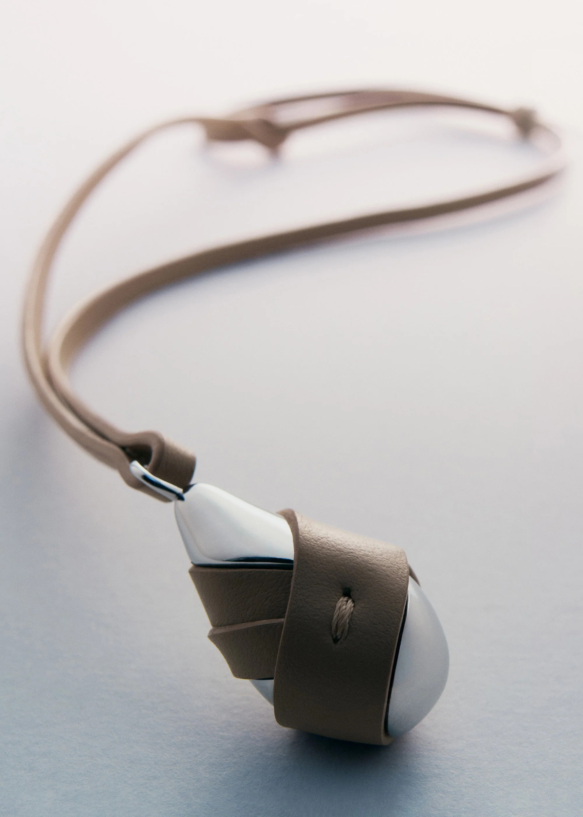 Ormé Pendant - Silver in rhodium with Taupe Leather - Image 2